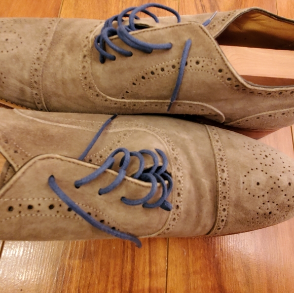 shoes - Picture 3 of 4